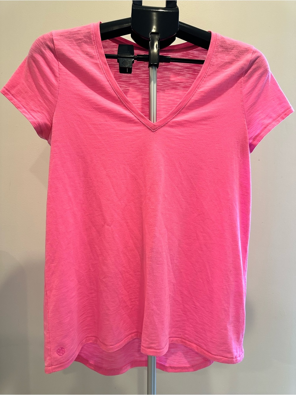 Lilly Pulitzer Hot Pink V-Neck Short Sleeve Tee
